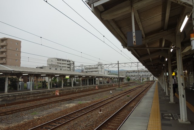 向洋駅 ホーム