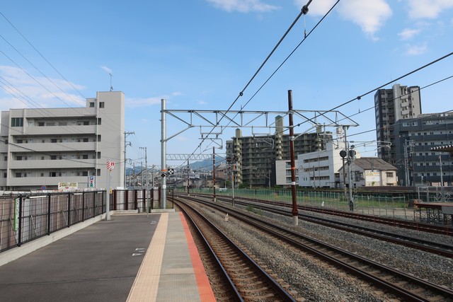 向洋駅 ホーム