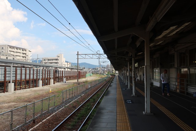 向洋駅 ホーム