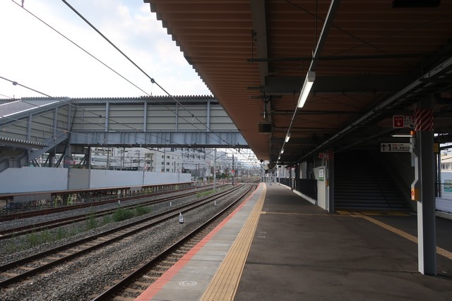 向洋駅 ホーム