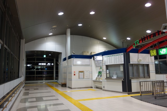 平田駅 改札口