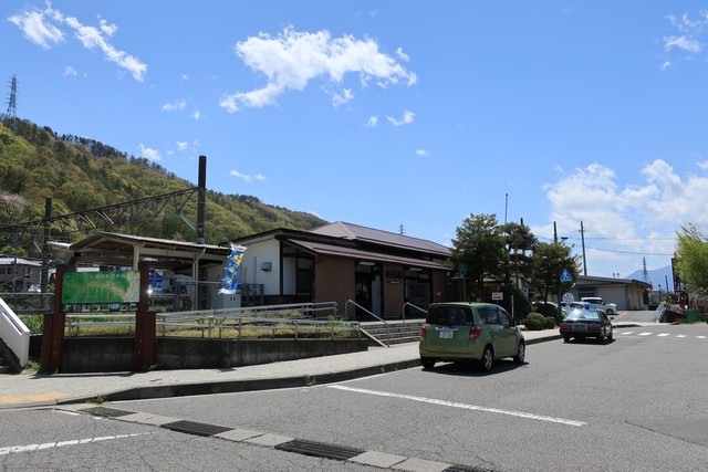 明科駅 駅前