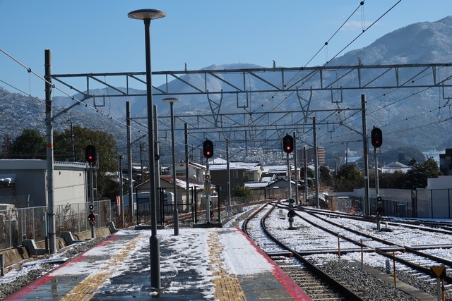 あき亀山駅 ホーム
