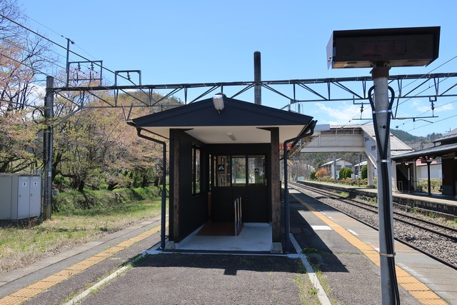 西条駅 ホーム