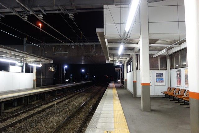 平田駅 ホーム