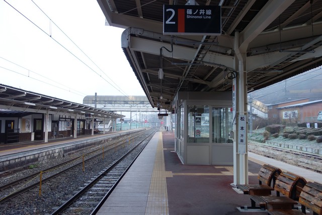 明科駅 ホーム