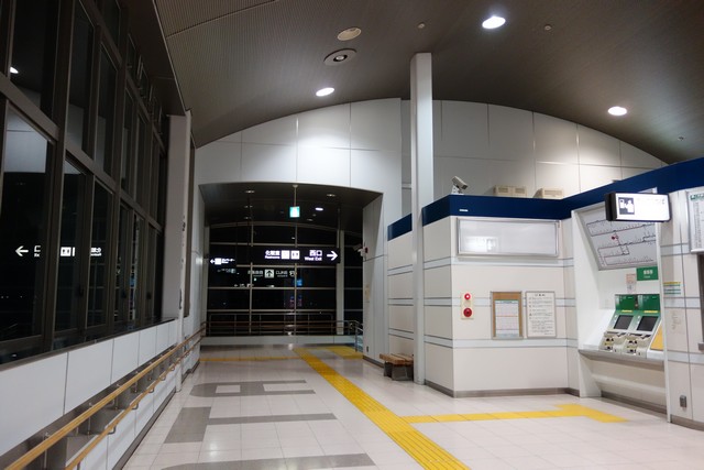 平田駅 改札口