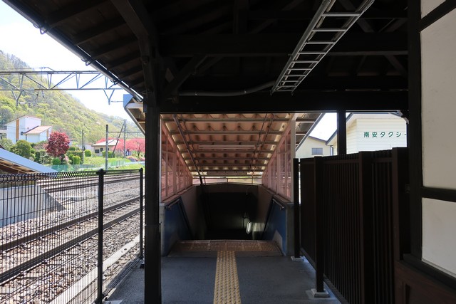 田沢駅 改札口