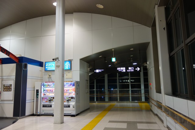 平田駅 改札口