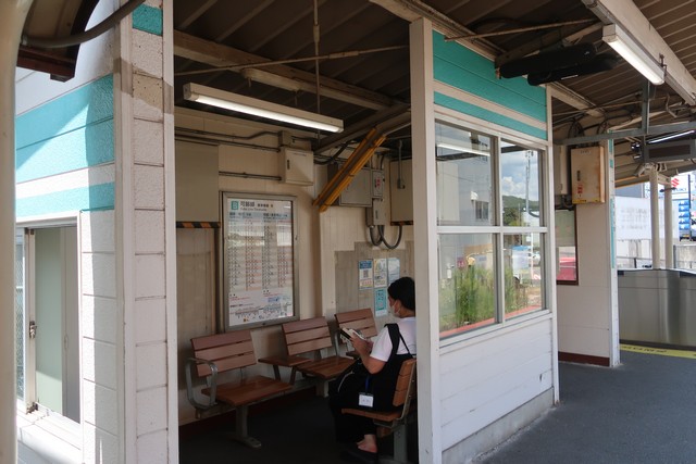 中島駅 駅舎