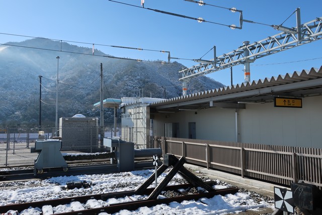 あき亀山駅 ホーム