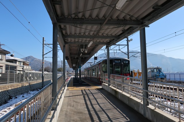 あき亀山駅 ホーム