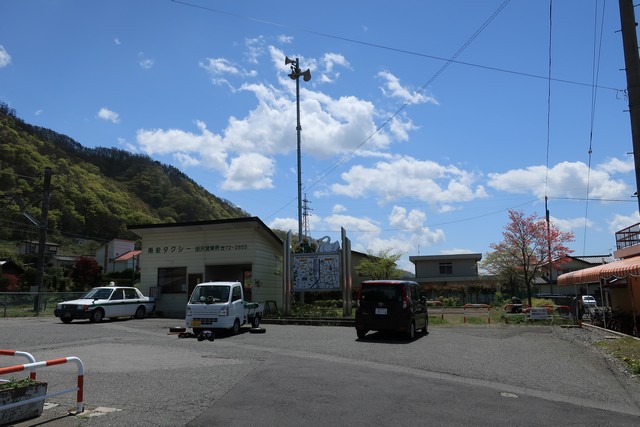田沢駅 駅前
