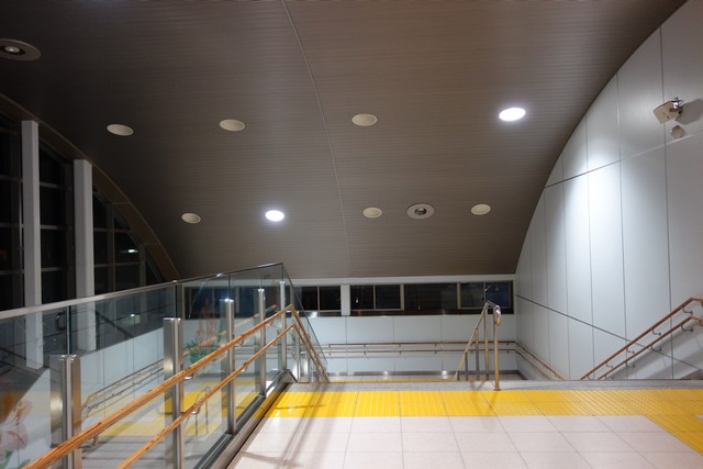 平田駅 改札口