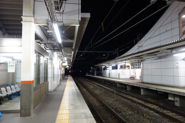 平田駅 ホーム