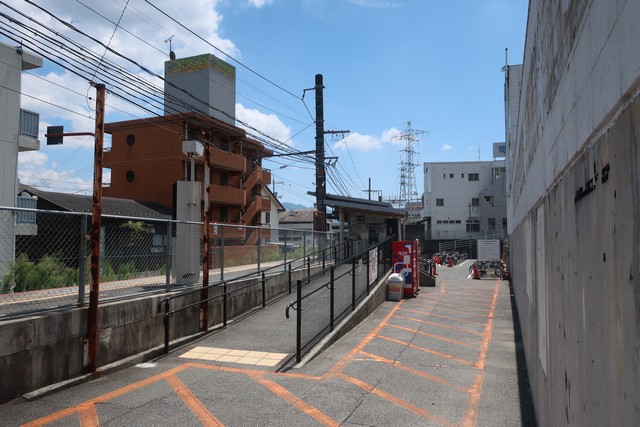 中島駅 駅舎