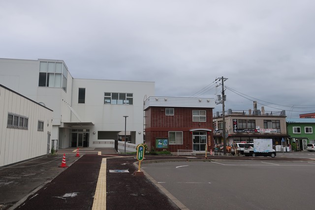 伊達紋別駅 駅前