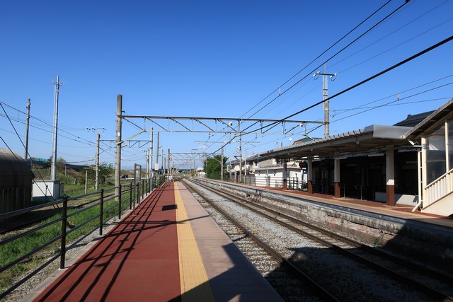 稲荷山駅 ホーム