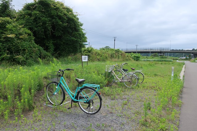 長和駅 駅前