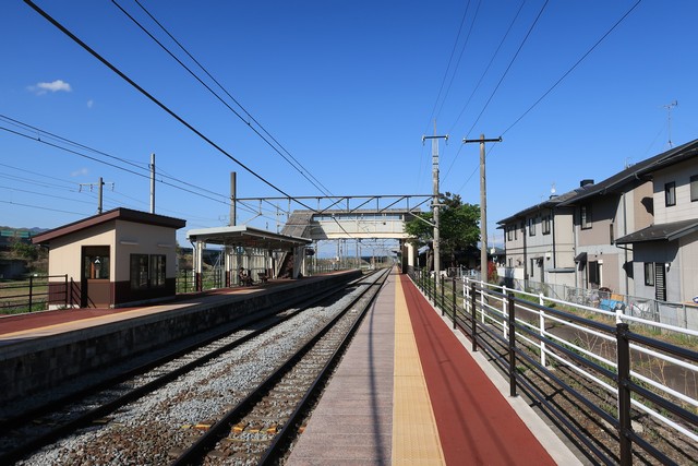 稲荷山駅 ホーム