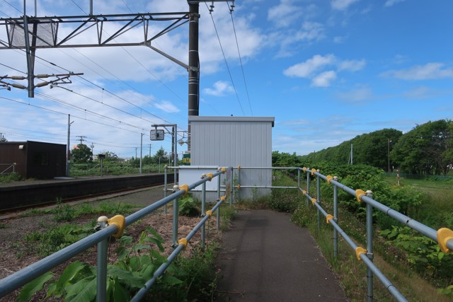 北吉原駅 ホーム