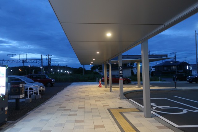 白老駅 駅前