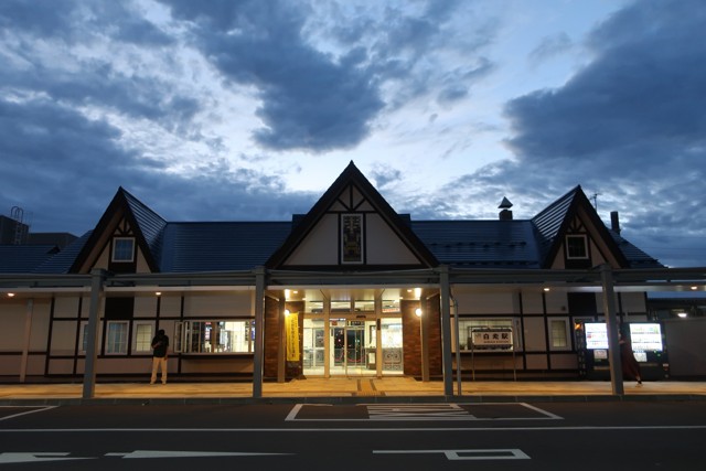 白老駅 駅舎