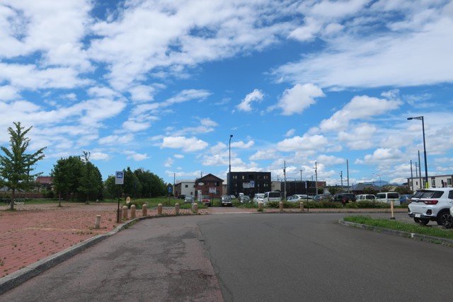 沼ノ端駅 駅前