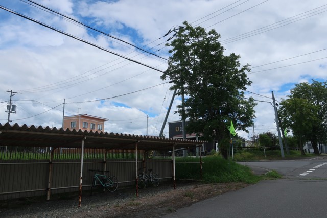 遠浅駅 駅前
