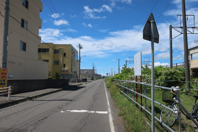 青葉駅 駅前