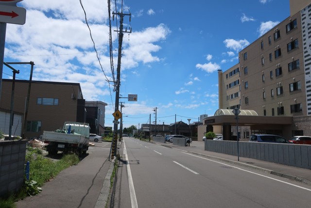 青葉駅 駅前