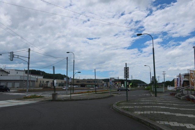 早来駅 駅前