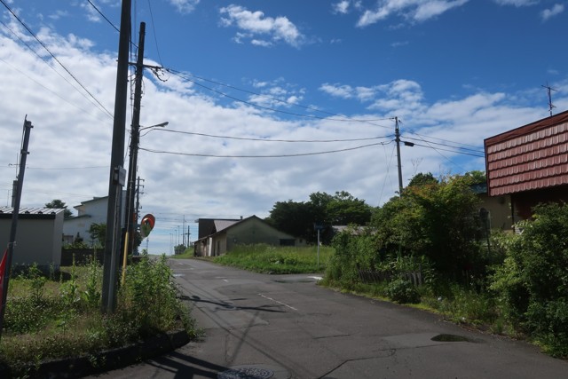 萩野駅 駅前