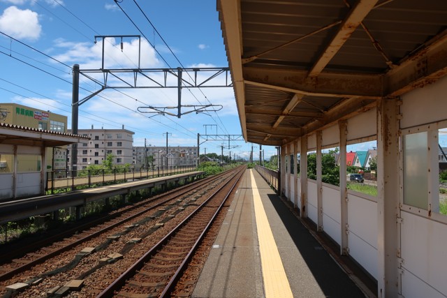 青葉駅 ホーム