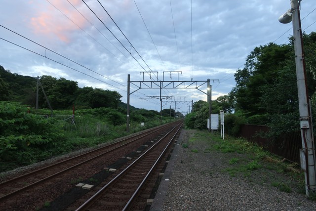 虎杖浜駅 ホーム