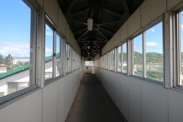 萩野駅 ホーム
