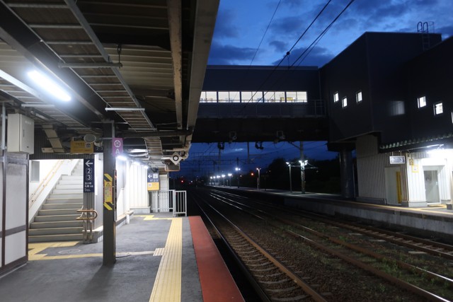 白老駅 ホーム