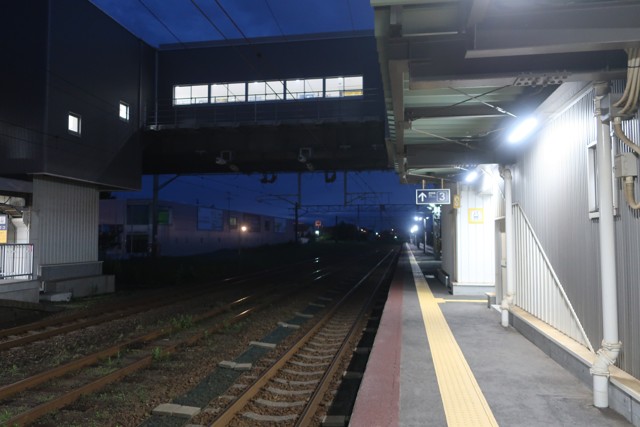 白老駅 ホーム