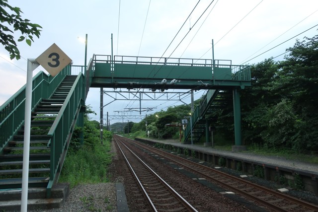 虎杖浜駅 ホーム