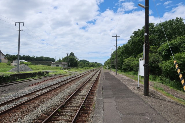遠浅駅 ホーム