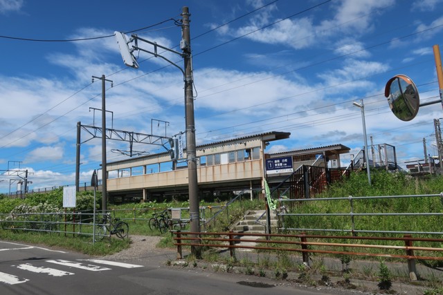 青葉駅 駅前