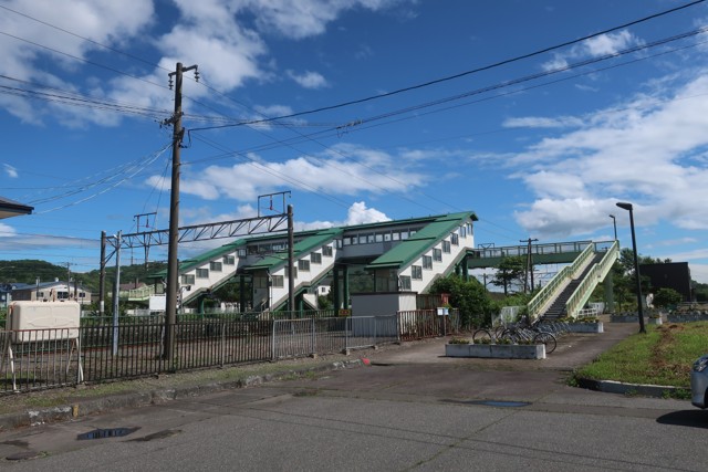 萩野駅 駅前