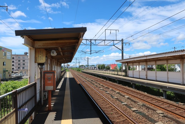 青葉駅 ホーム