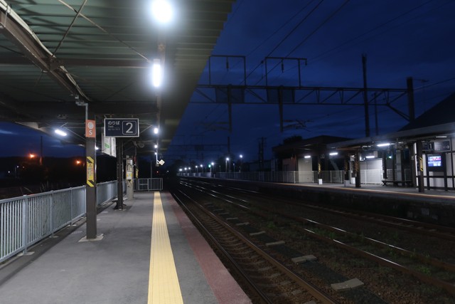 白老駅 ホーム