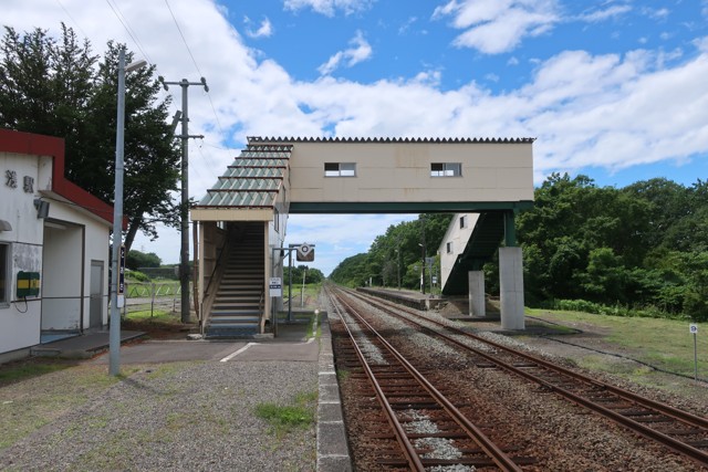遠浅駅 ホーム