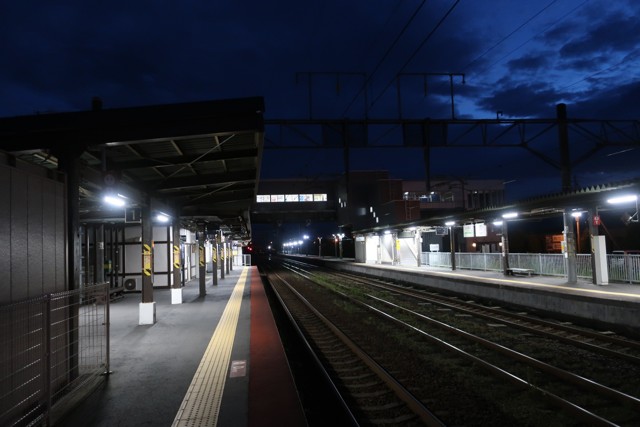 白老駅 ホーム