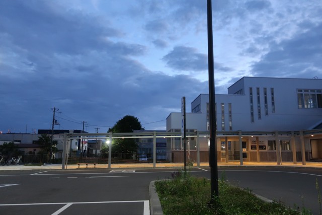 白老駅 駅前