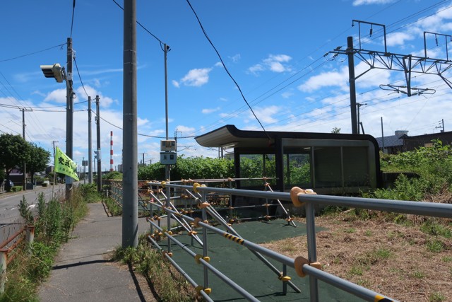 青葉駅 駅前