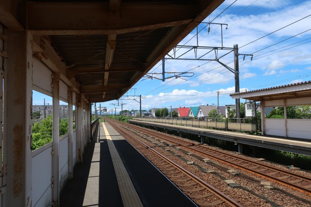 青葉駅 ホーム