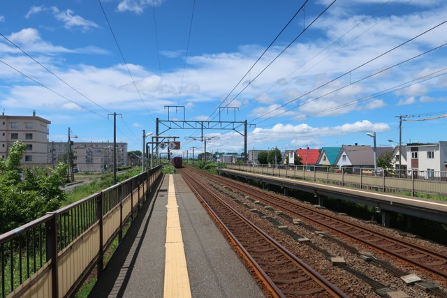 青葉駅 ホーム